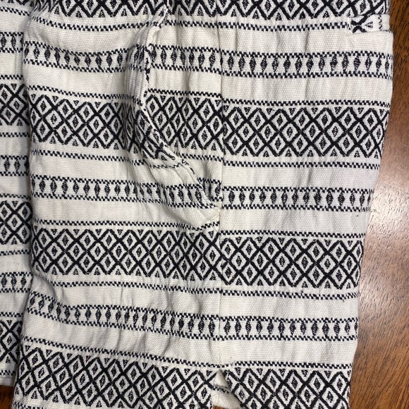 Ann Taylor loft, The Riviera shorts. Size 10 - Picture 13 of 15